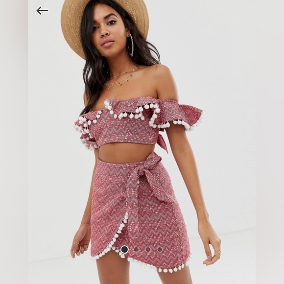 Beautiful Two piece set NWT SIZE 6 - Picture 3 of 7